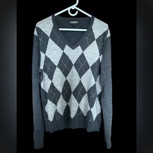 Express Men’s Gray Argyle Pattern Vneck 100% Merino Wool Sweater Size Large